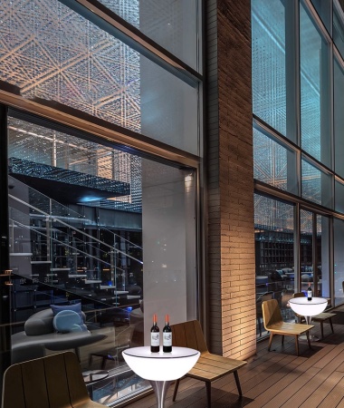 Стол светящийся круглый на металическом основании 80х80х96